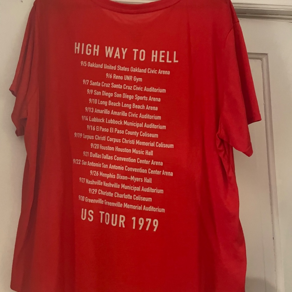AC/DC - Picture 2 of 2